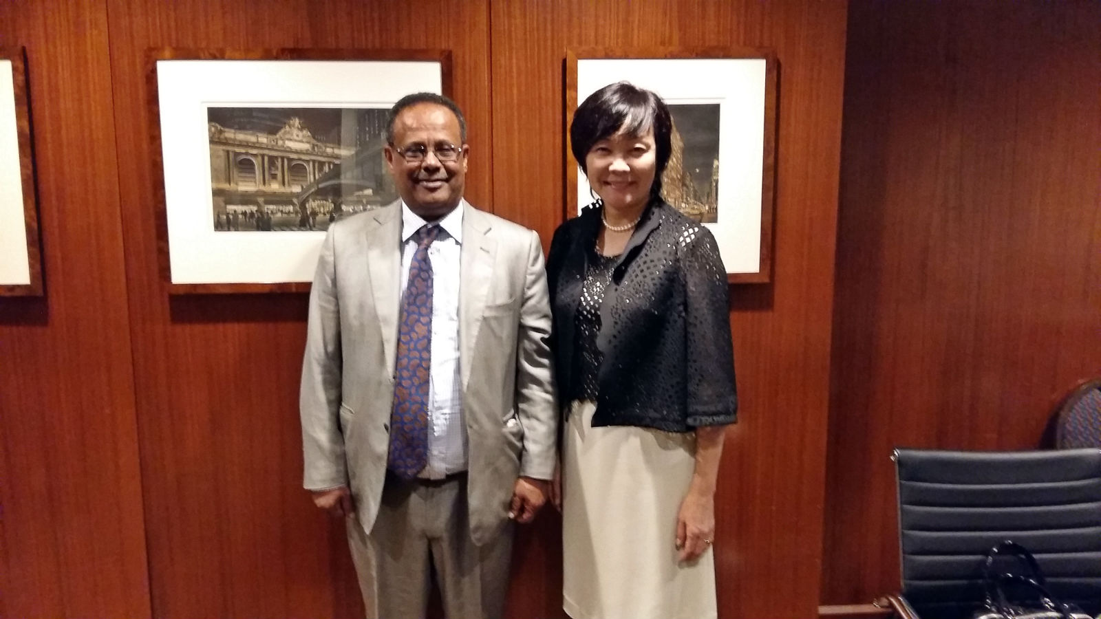 IPPF’s Director General Tewodros Melesse with Japan’s First Lady, Mrs Akie Abe