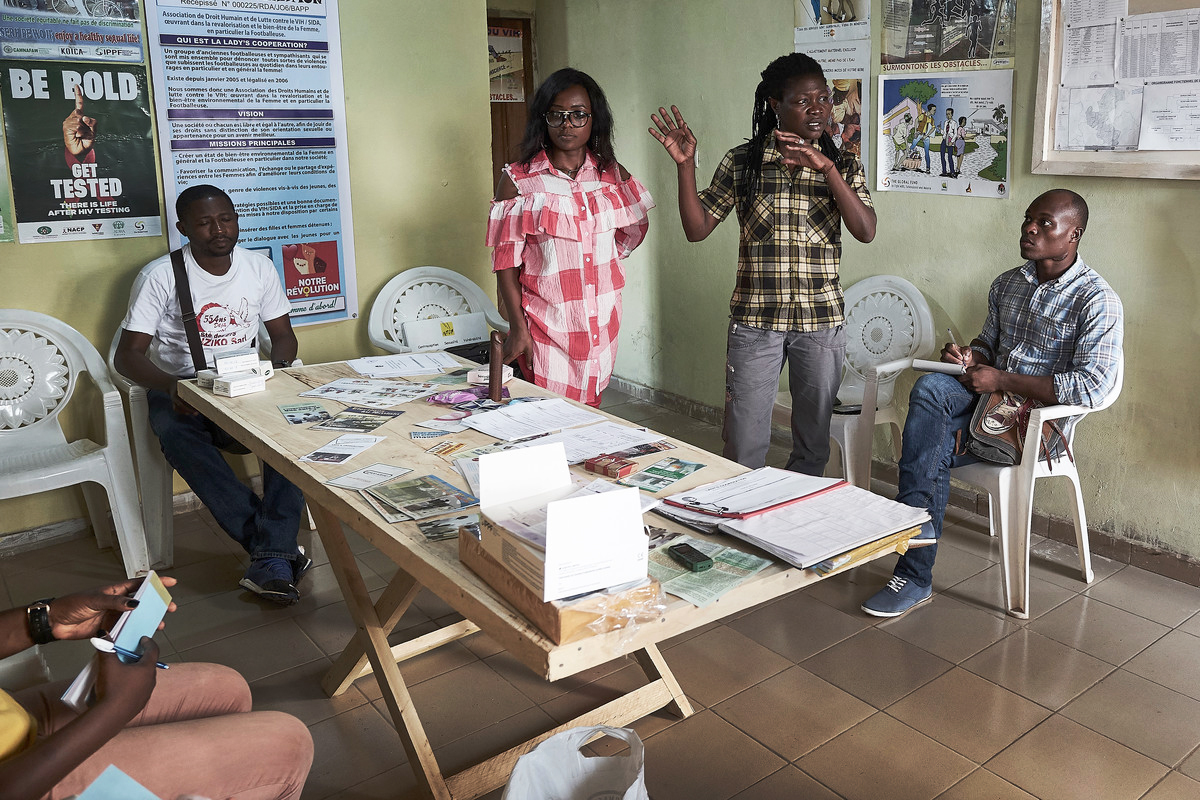 A group of peer educators giving a lesson on contraception and sexual health in Cameroon