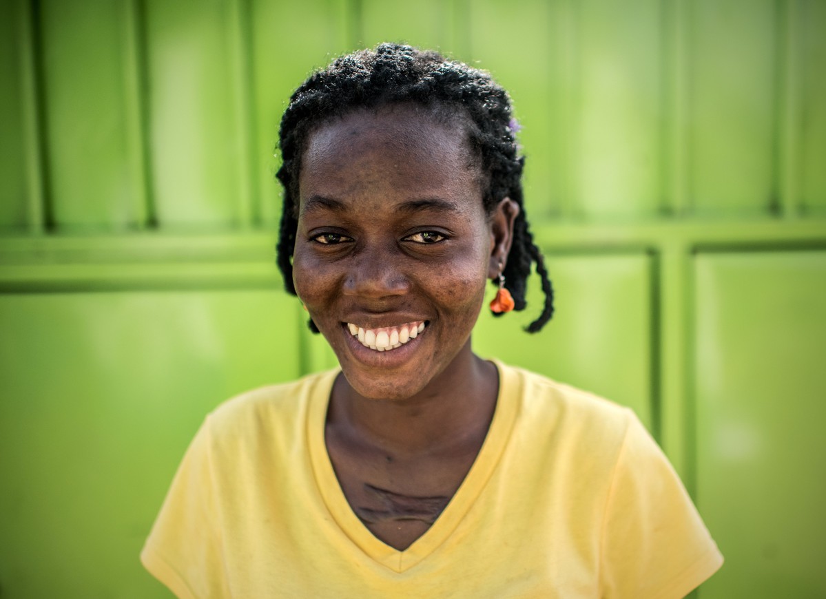 uganda - woman smiling 