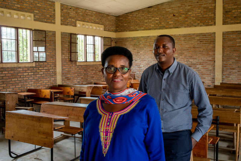 Headmistress Chantal Keza and French teacher Jean Claude Ndayishimije at Municipal Lycee of Nyakabiga in Bujumbura are also mentors. Every Friday medical staff from ABUBEF Clinic of Bujumbura come to do volunteer HIV testing for the students. Peer educators also perform small drama acts and answer questions about contraception.