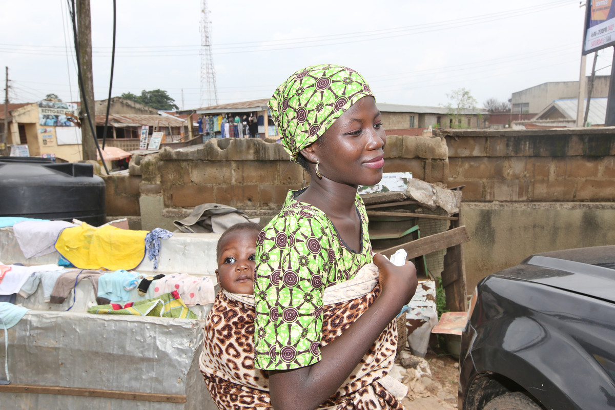 IPPF client comes to the clinic to get family planning