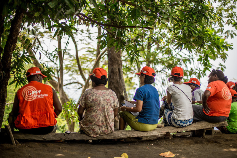 The team prepare for the day ahead as they set up the mobile clinic. 